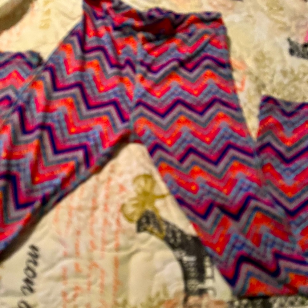 Girls size 7/8 Ikonik brand dance/gymnastics tights…multiple colors.